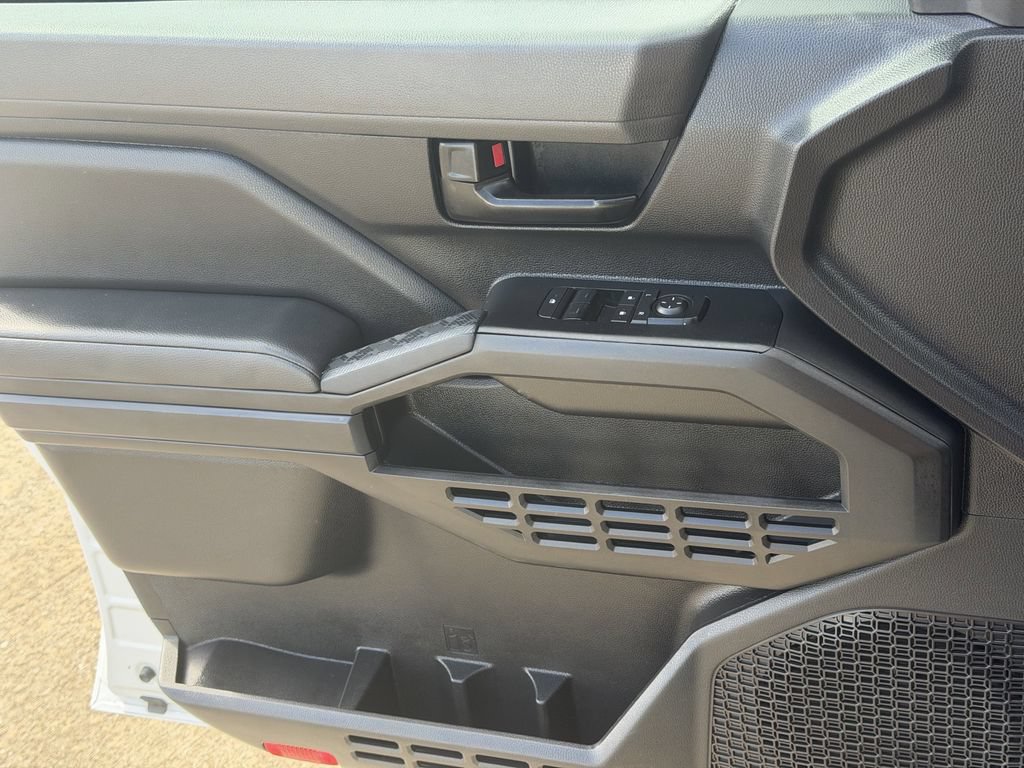 Used 2025 Toyota Tacoma SR AWD/4WD image 26