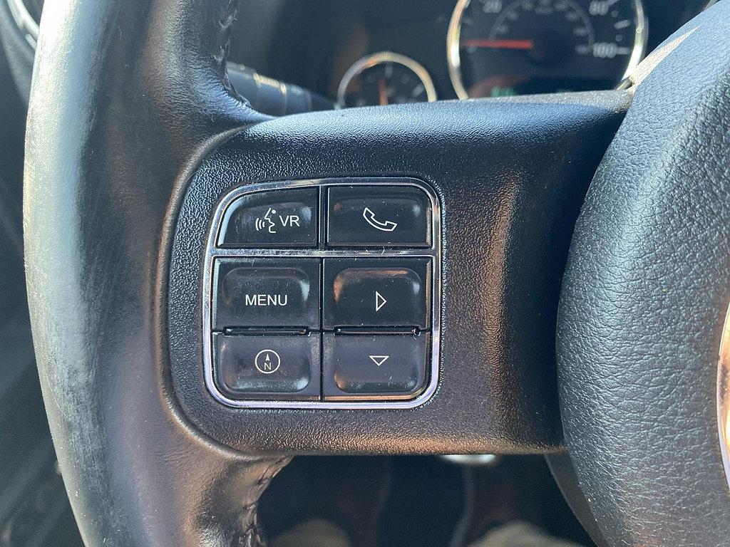 Used 2017 Jeep Wrangler Unlimited Sahara w/ Connectivity Group AWD/4WD image 25