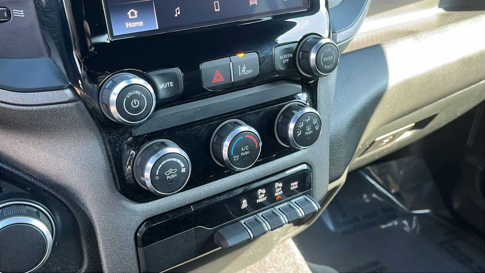 Used 2025 RAM 1500 Tradesman w/ Night Edition image 19