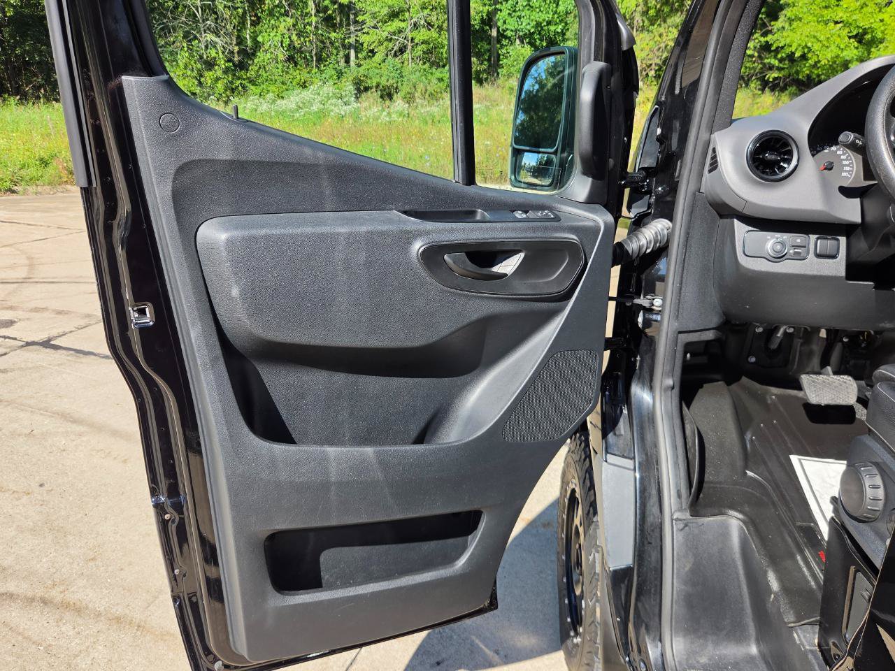 Used 2020 Mercedes-Benz Sprinter 2500 image 18