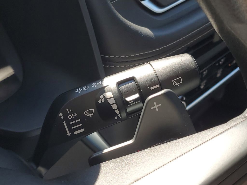 Used 2024 Nissan Rogue S image 17