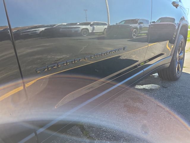 New 2025 Jeep Grand Cherokee L Limited w/ Luxury Tech Group II image 43