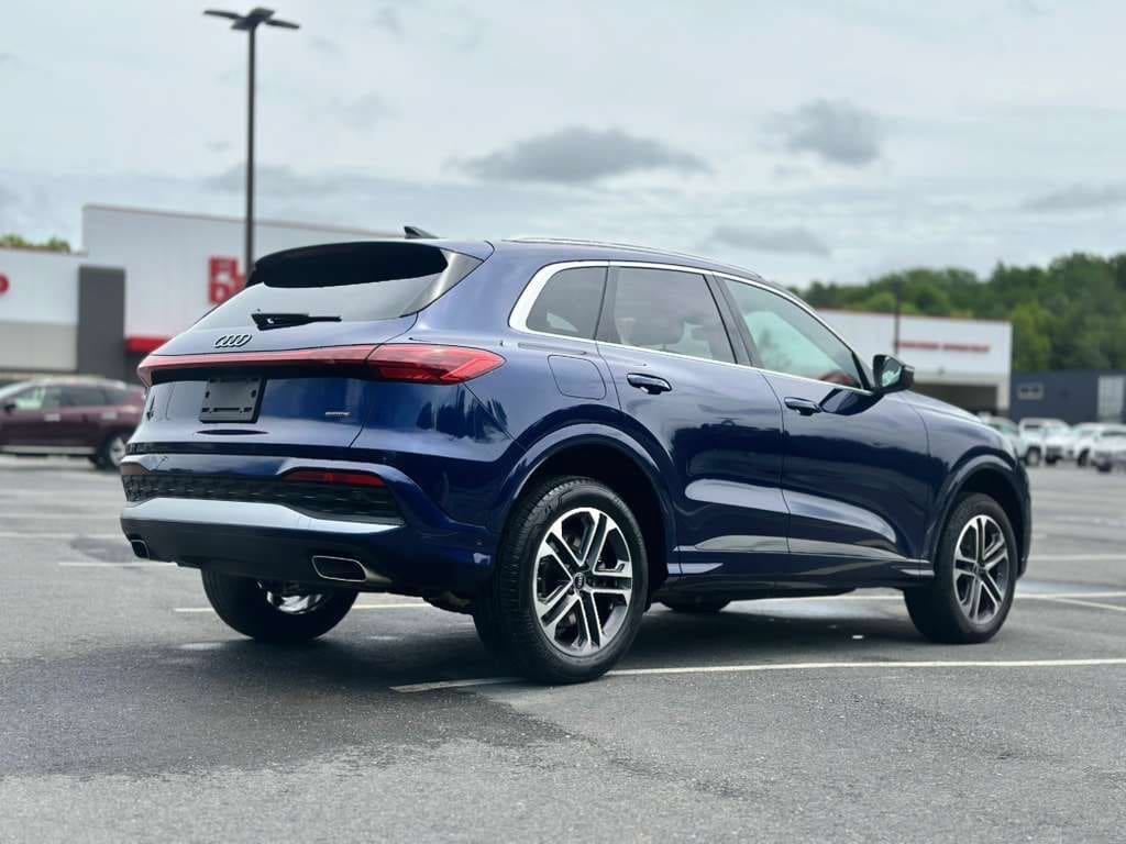 Used 2025 Audi Q5 Premium w/ Convenience Package AWD/4WD image 7