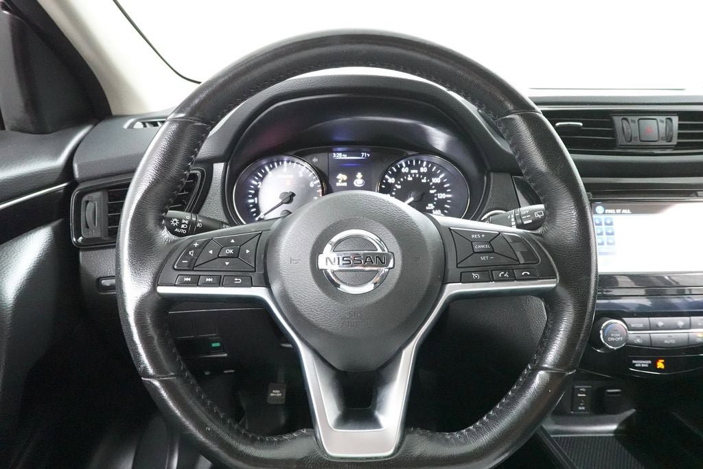 Used 2017 Nissan Rogue Sport SL FWD image 10