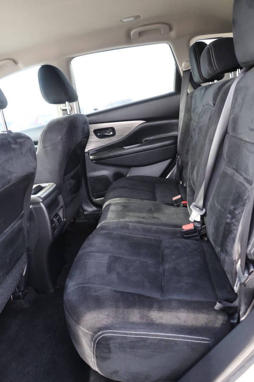 Used 2016 Nissan Murano S FWD image 17
