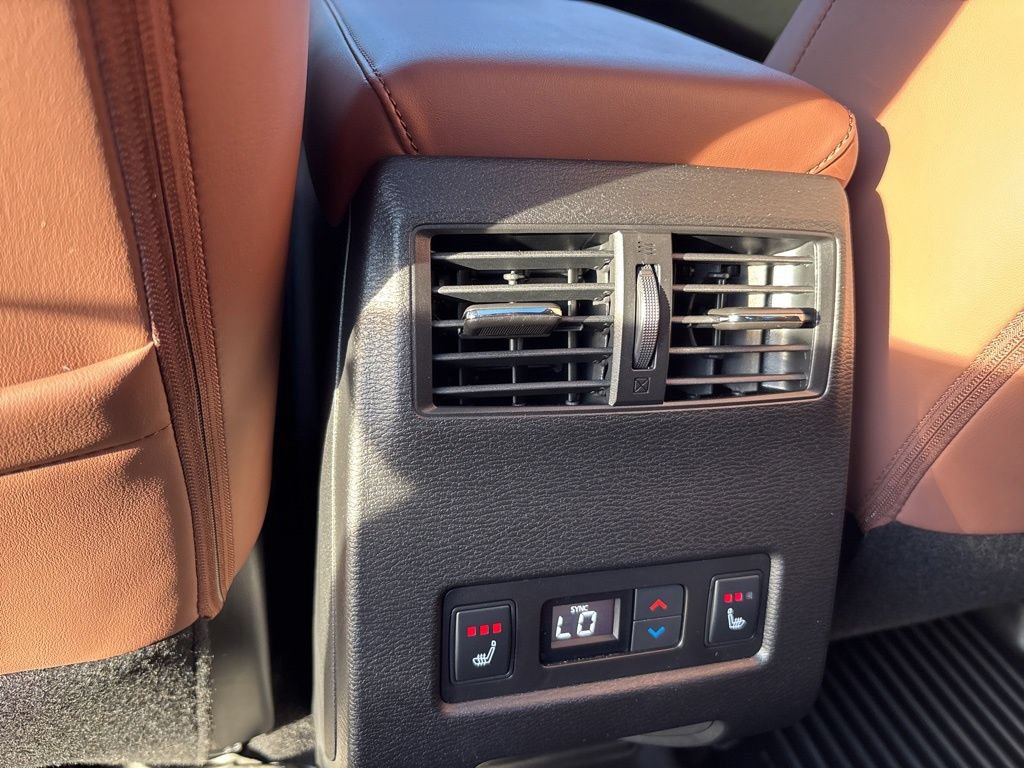 Used 2025 Mitsubishi Outlander SEL AWD/4WD image 23