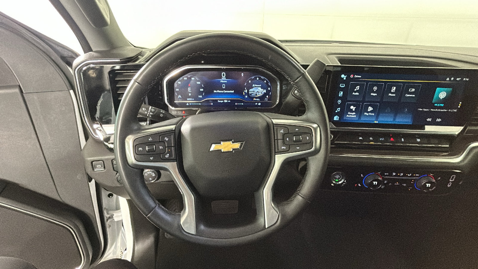 Used 2023 Chevrolet Silverado 1500 LT AWD/4WD image 16