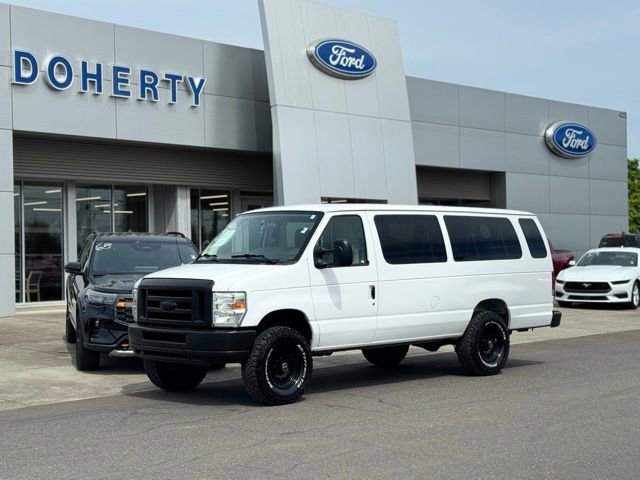 Used 2014 Ford E-350 and Econoline 350 XLT