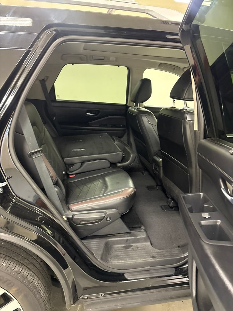 Used 2025 Nissan Pathfinder Platinum w/ Cargo Package FWD image 32