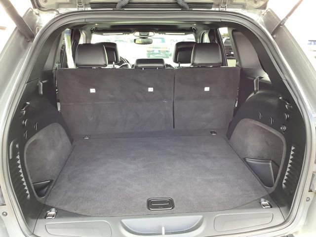 Used 2020 Jeep Grand Cherokee Altitude image 17