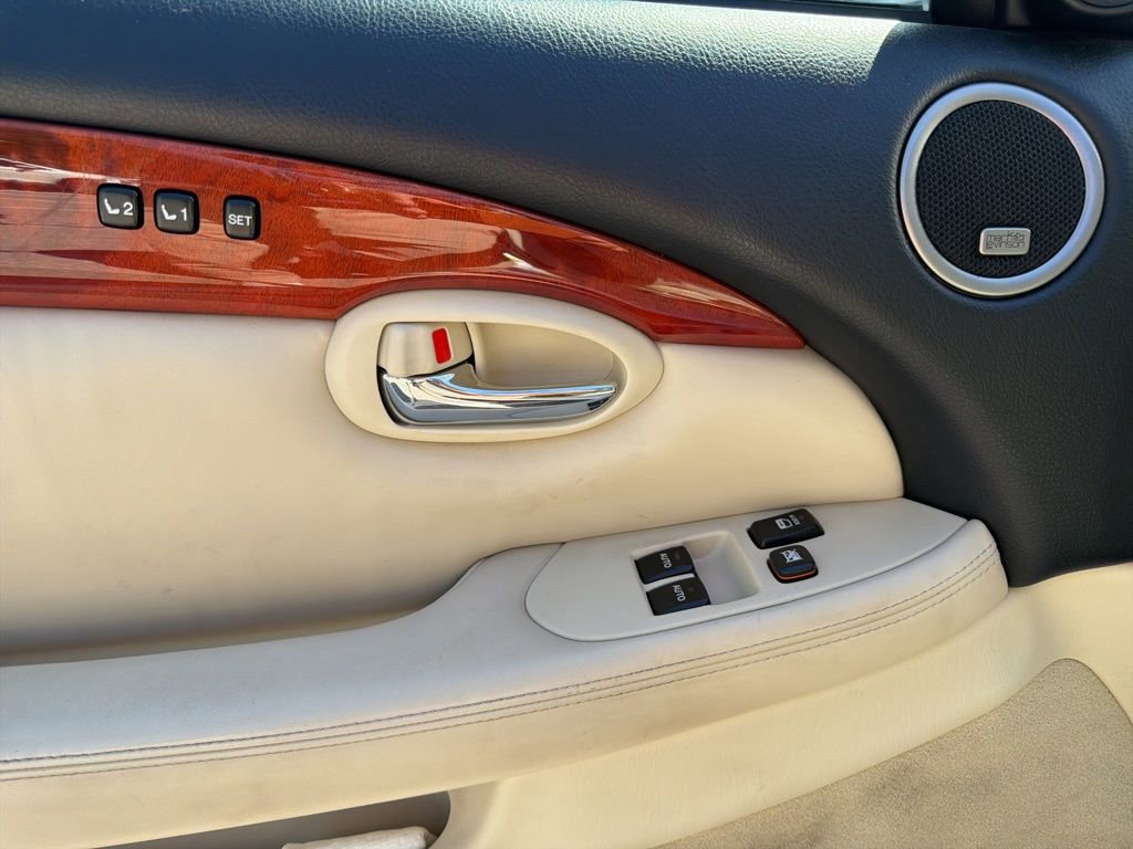 Used 2007 Lexus SC 430 Convertible RWD image 9