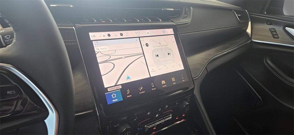 Used 2024 Jeep Grand Cherokee L Overland w/ Luxury Tech Group IV image 37