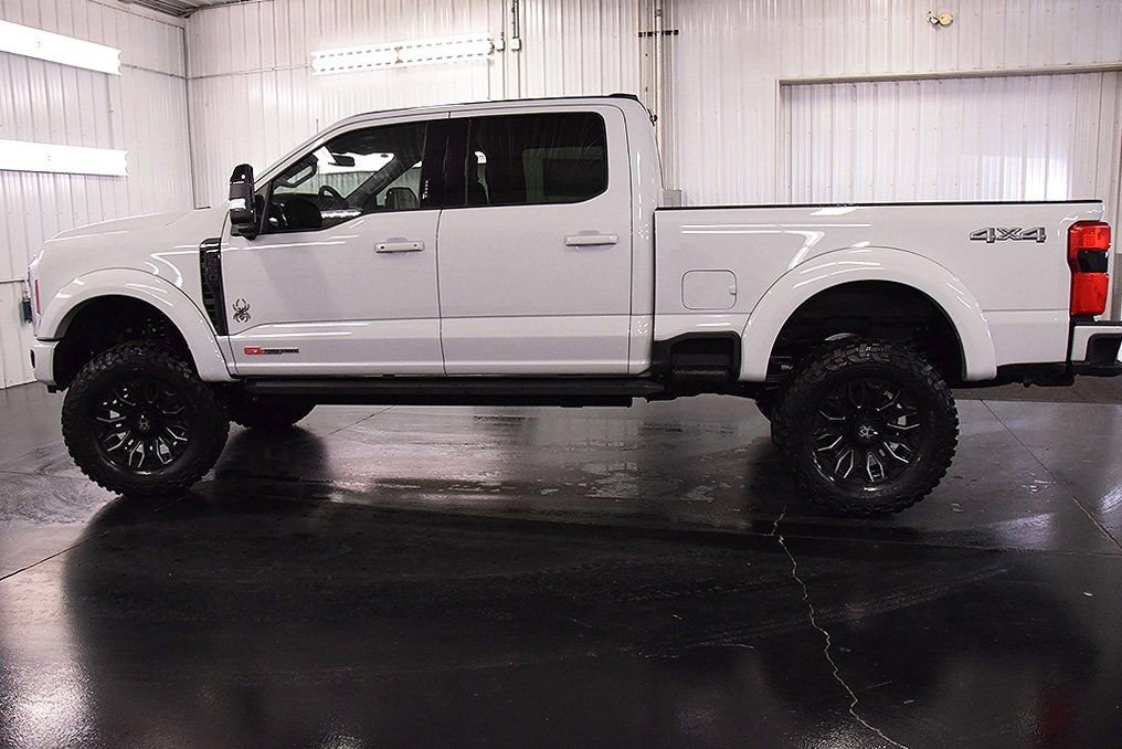 New 2026 Ford F250 Lariat w/ Black Appearance Package image 4