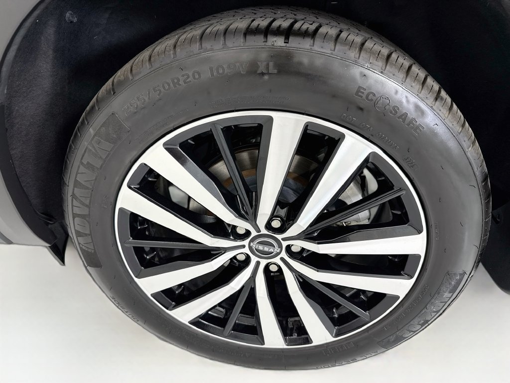 Used 2024 Nissan Pathfinder Platinum w/ Cargo Package FWD image 31