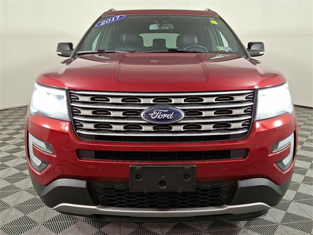 Used 2017 Ford Explorer XLT w/ Equipment Group 202A image 5