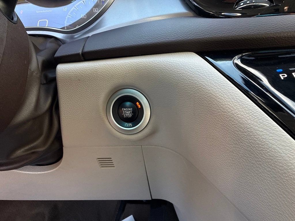 Used 2017 Chrysler Pacifica Touring-L Plus w/ Advanced Safetytec Group FWD image 34