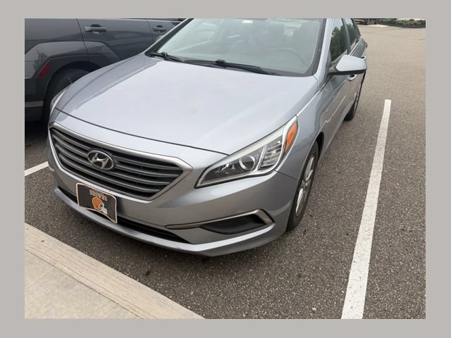 Used 2017 Hyundai Sonata SE w/ Cargo Package FWD image 1