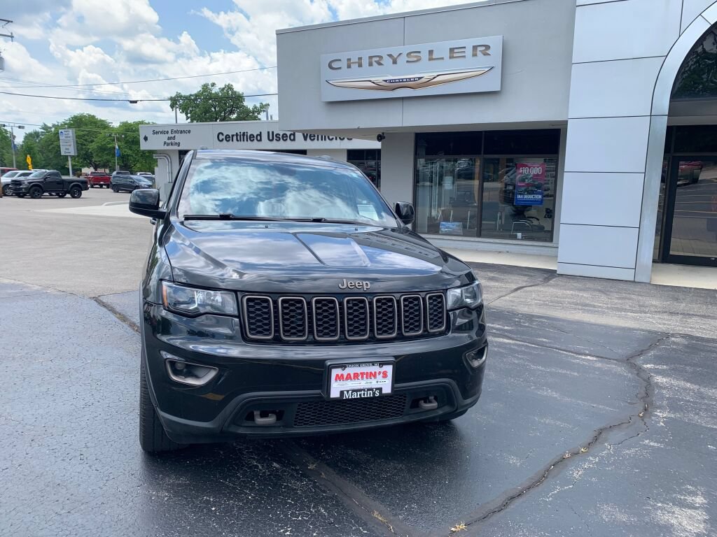 Used 2016 Jeep Grand Cherokee Laredo 75th Anniversary AWD/4WD image 2