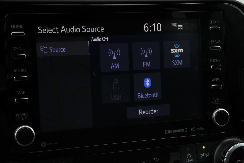 Used 2021 Toyota Highlander XLE AWD/4WD image 24