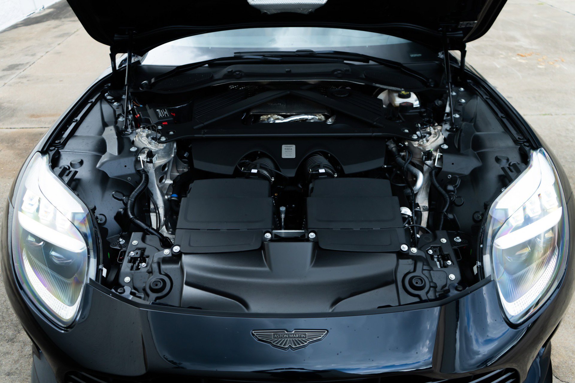 Used 2024 Aston Martin DB12 Coupe RWD image 37