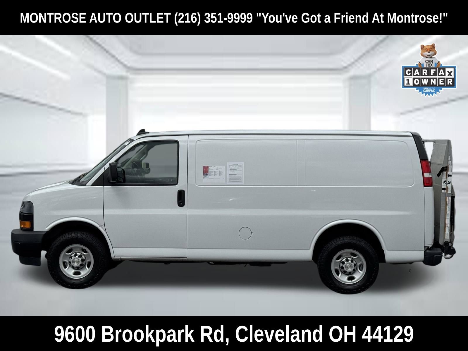 Used 2020 Chevrolet Express 3500 w/ Driver Convenience Package RWD image 6