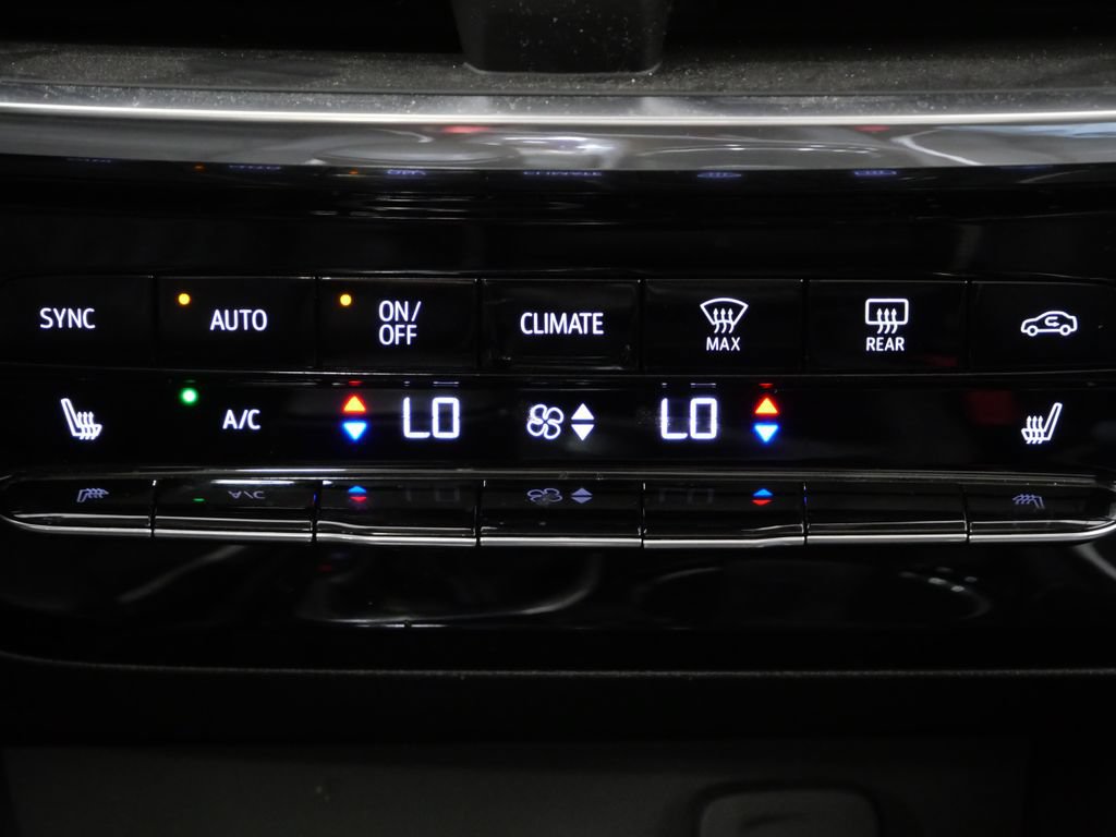Used 2024 Buick Encore GX Avenir w/ Avenir Technology Package AWD/4WD image 19