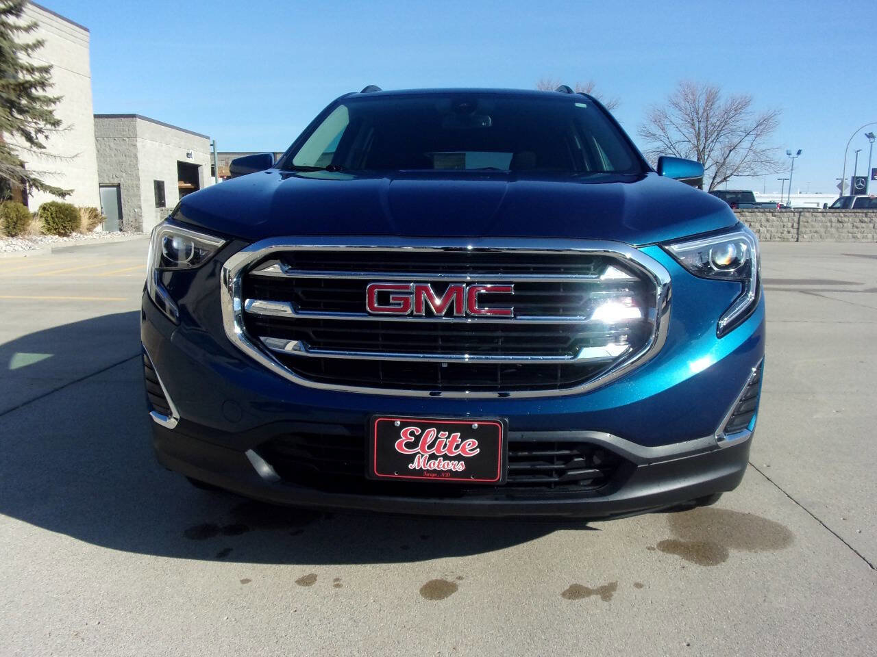 Used 2021 GMC Terrain SLE w/ Driver Convenience Package AWD/4WD image 3