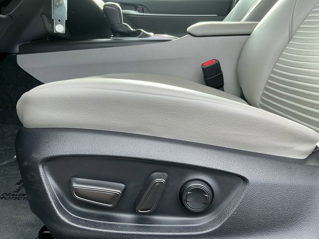 Used 2024 Toyota Camry SE image 23