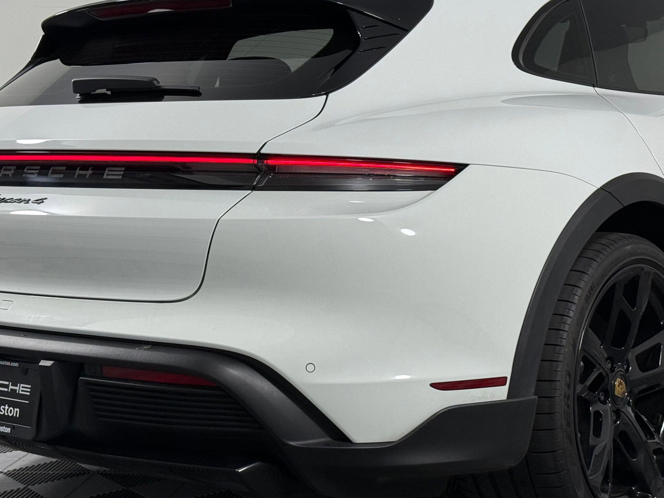 Used 2022 Porsche Taycan 4 Cross Turismo image 13