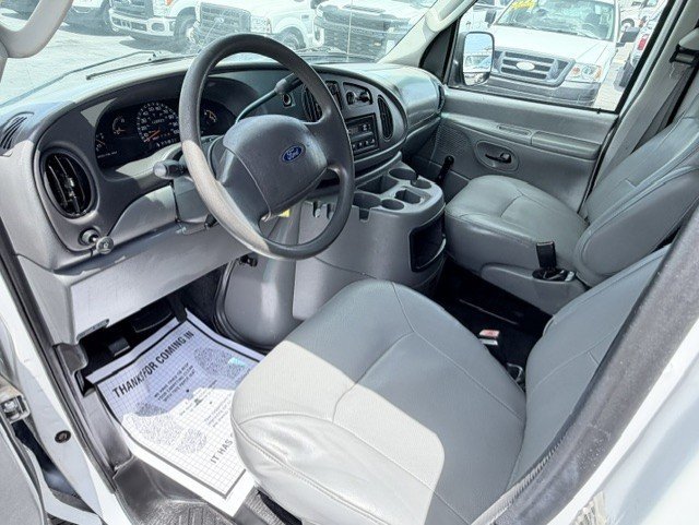 Used 2003 Ford E-350 and Econoline 350 Super Duty RWD image 10