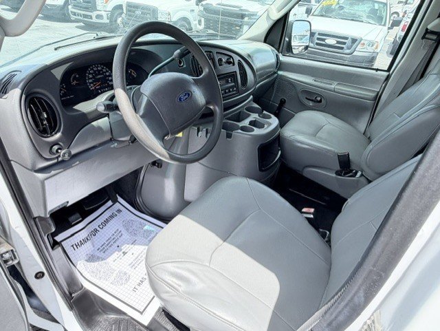 Used 2003 Ford E-350 and Econoline 350 Super Duty RWD image 10