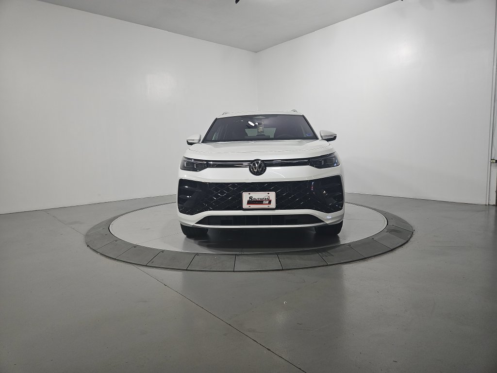 New 2026 Volkswagen Tiguan SEL R-Line AWD/4WD image 8