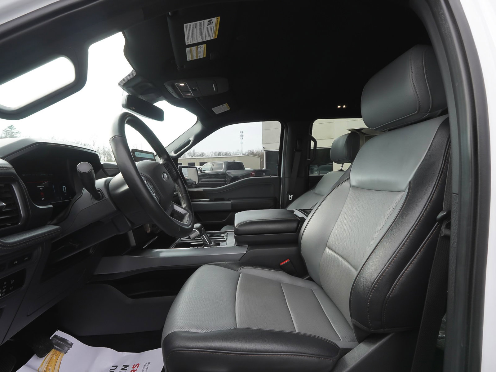 Used 2023 Ford F150 Lightning Lariat image 29