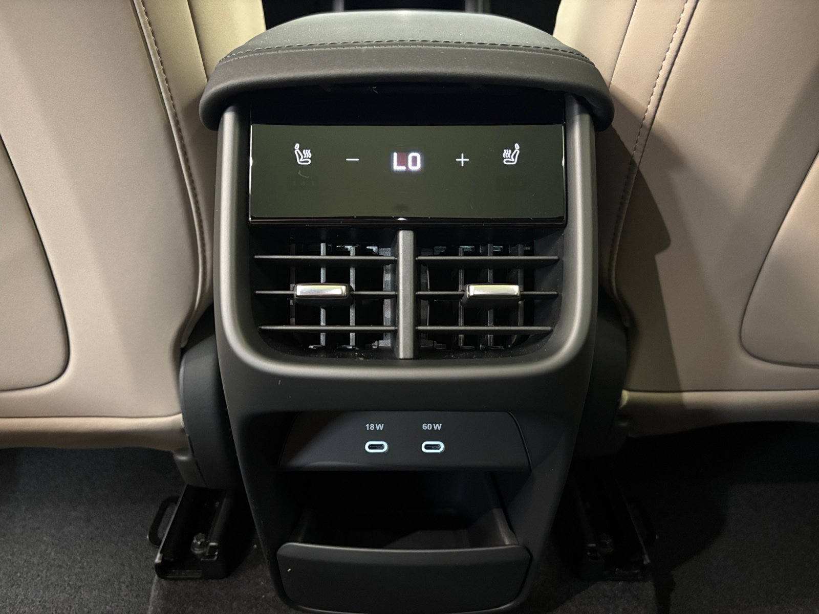 New 2027 Volvo EX60 Ultra AWD/4WD image 31
