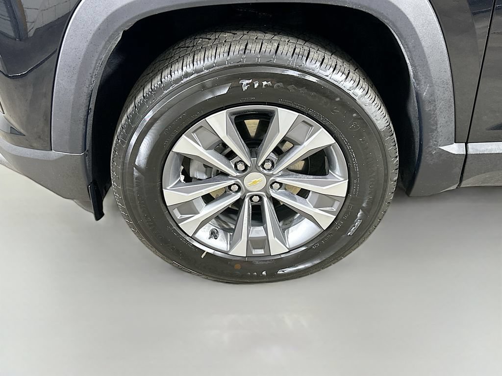 Used 2026 Chevrolet Equinox LT FWD image 8