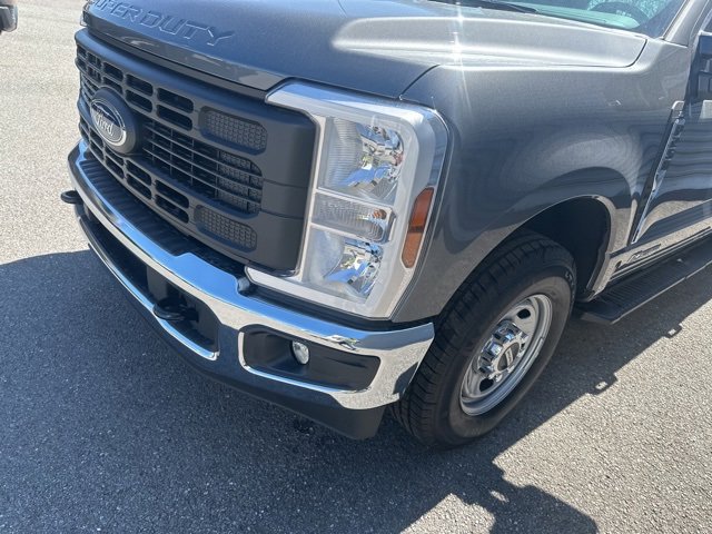 New 2025 Ford F250 XL image 9