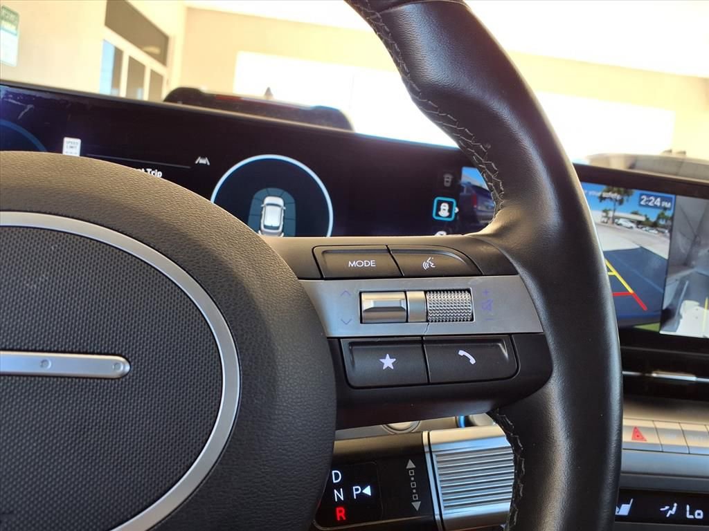 Used 2024 Hyundai Kona Limited FWD image 28