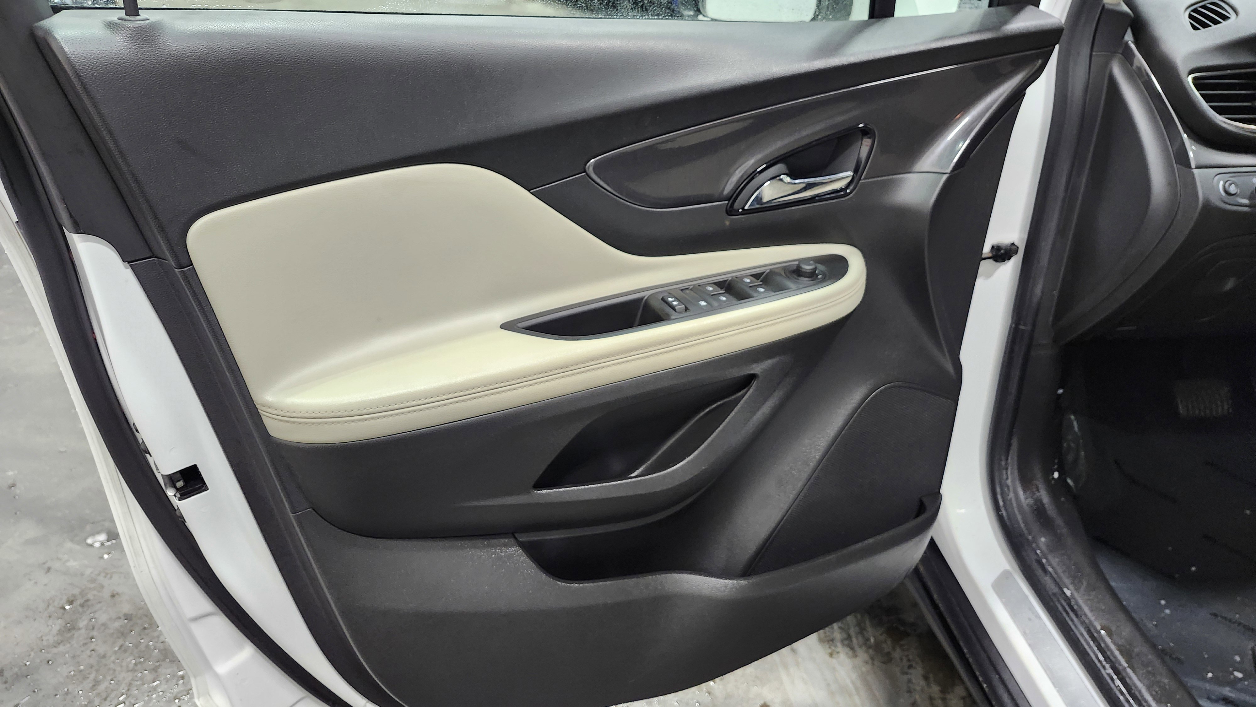 Used 2020 Buick Encore Sport Touring w/ Safety Package image 26