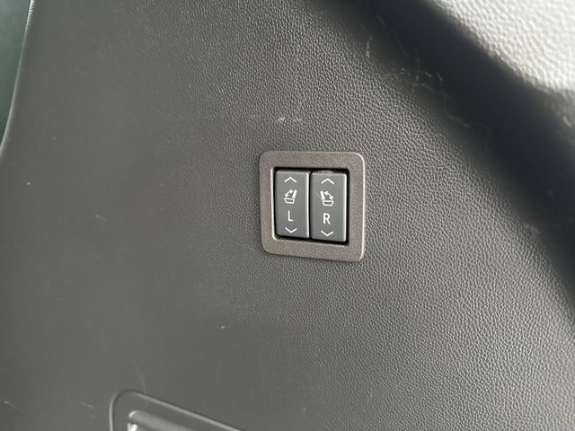 Used 2024 Buick Enclave Premium image 25