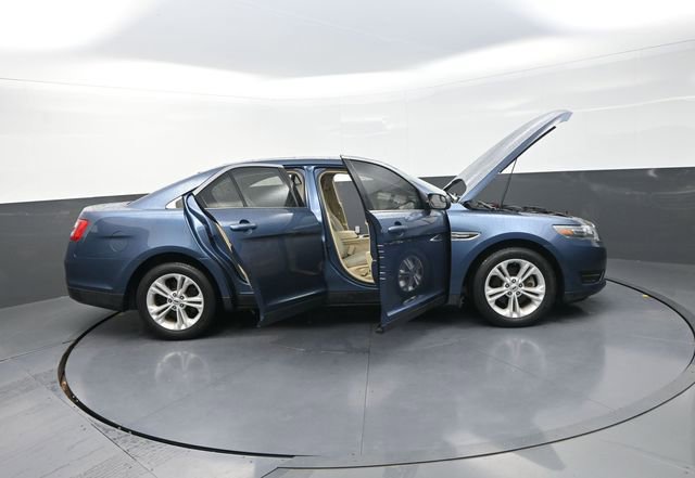 Used 2018 Ford Taurus SEL image 45