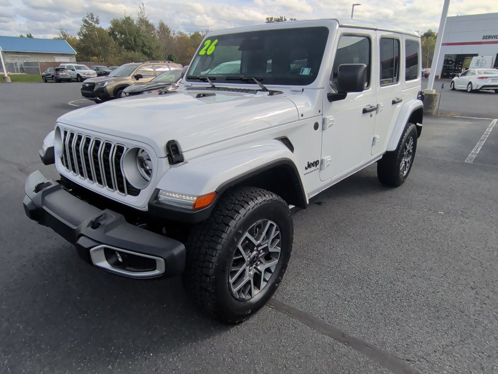 Used 2026 Jeep Wrangler Unlimited Sahara AWD/4WD image 4