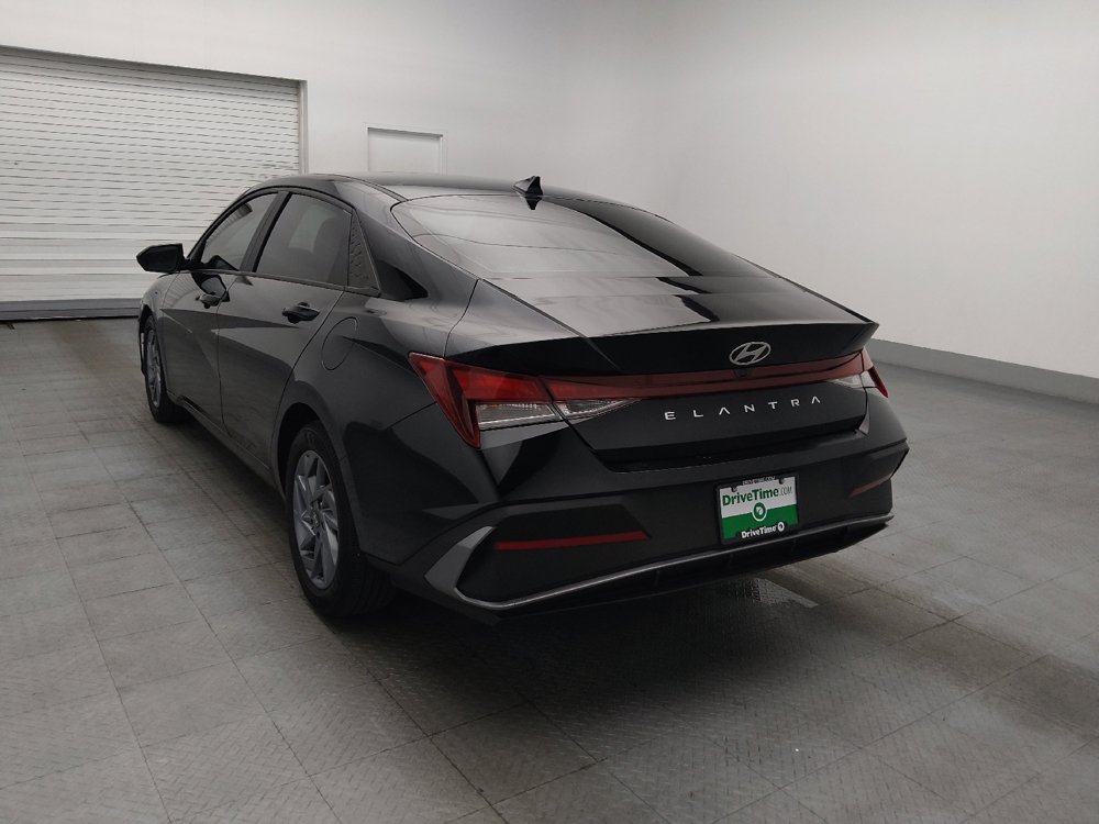 Used 2024 Hyundai Elantra SEL FWD image 5