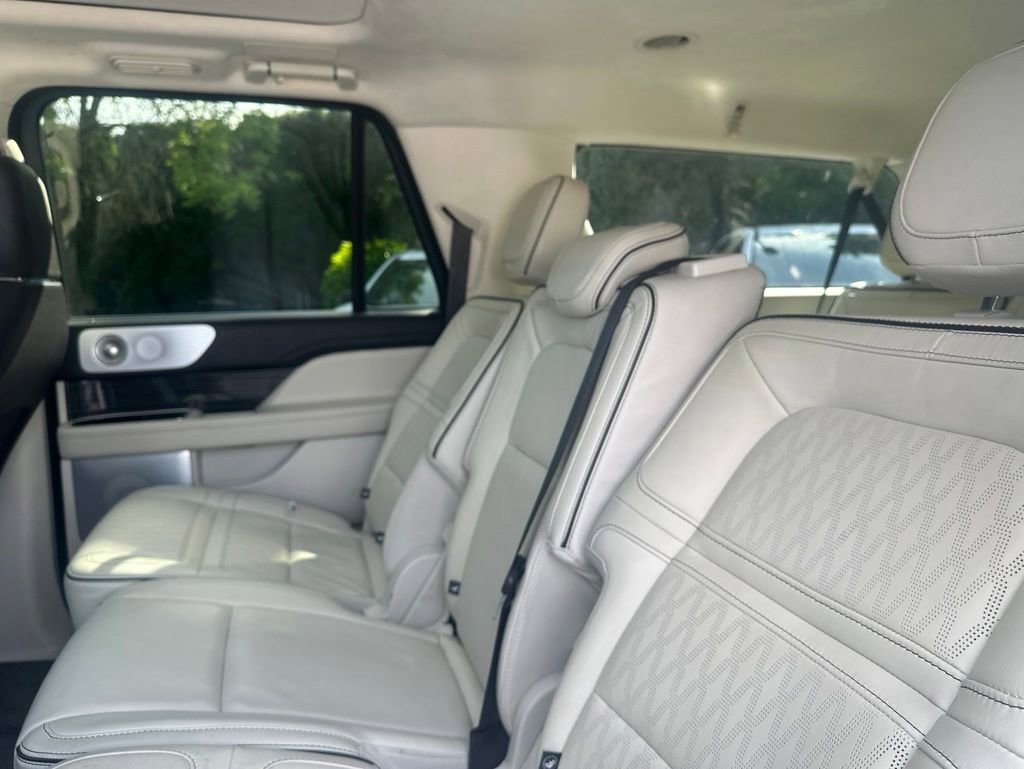 Used 2022 Lincoln Navigator L Black Label AWD/4WD image 14