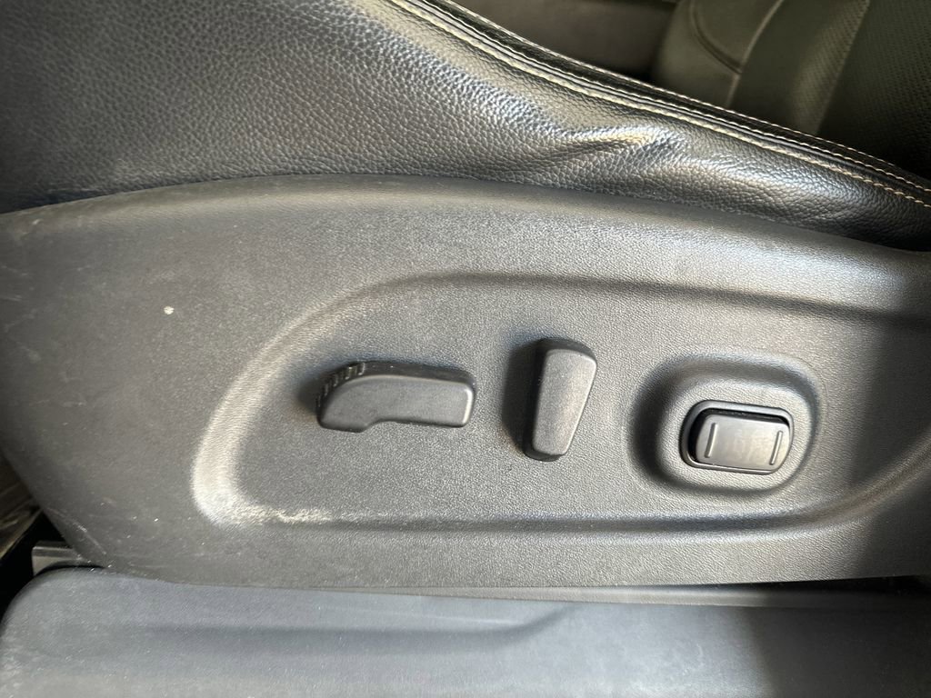 Used 2017 Nissan Titan SL image 15