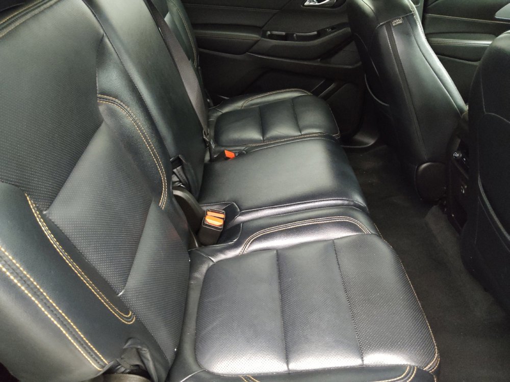 Used 2021 Chevrolet Traverse LS FWD image 19