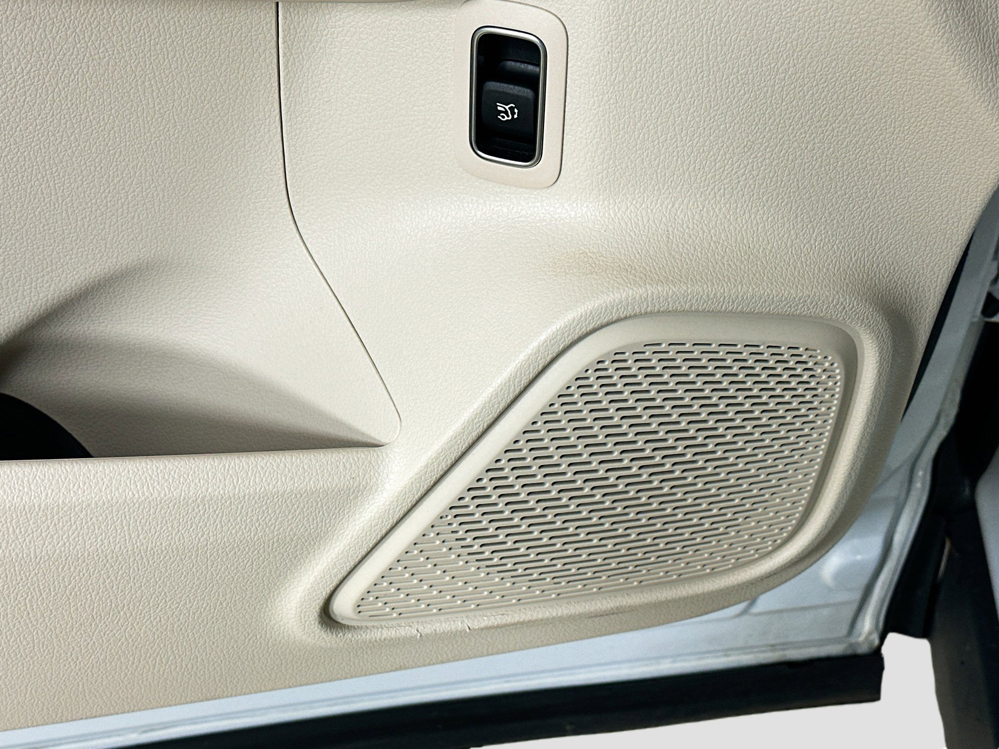 Certified 2022 Mercedes-Benz GLA 250 4MATIC image 24