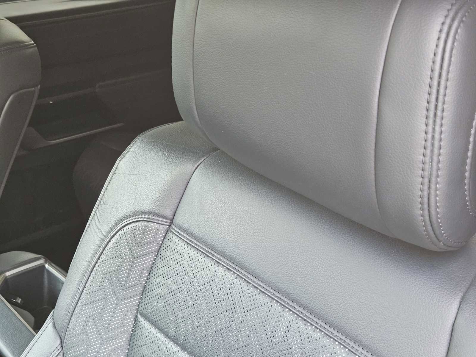 Used 2022 Toyota Tundra Limited image 15