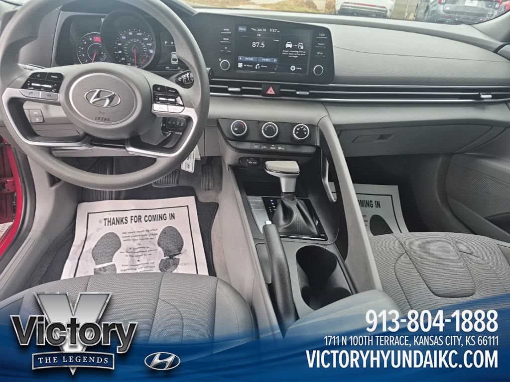 Used 2023 Hyundai Elantra SE FWD image 12