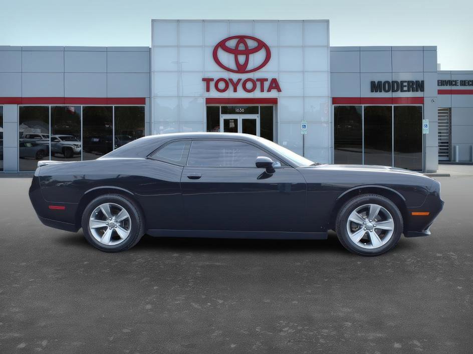 Used 2021 Dodge Challenger SXT image 7