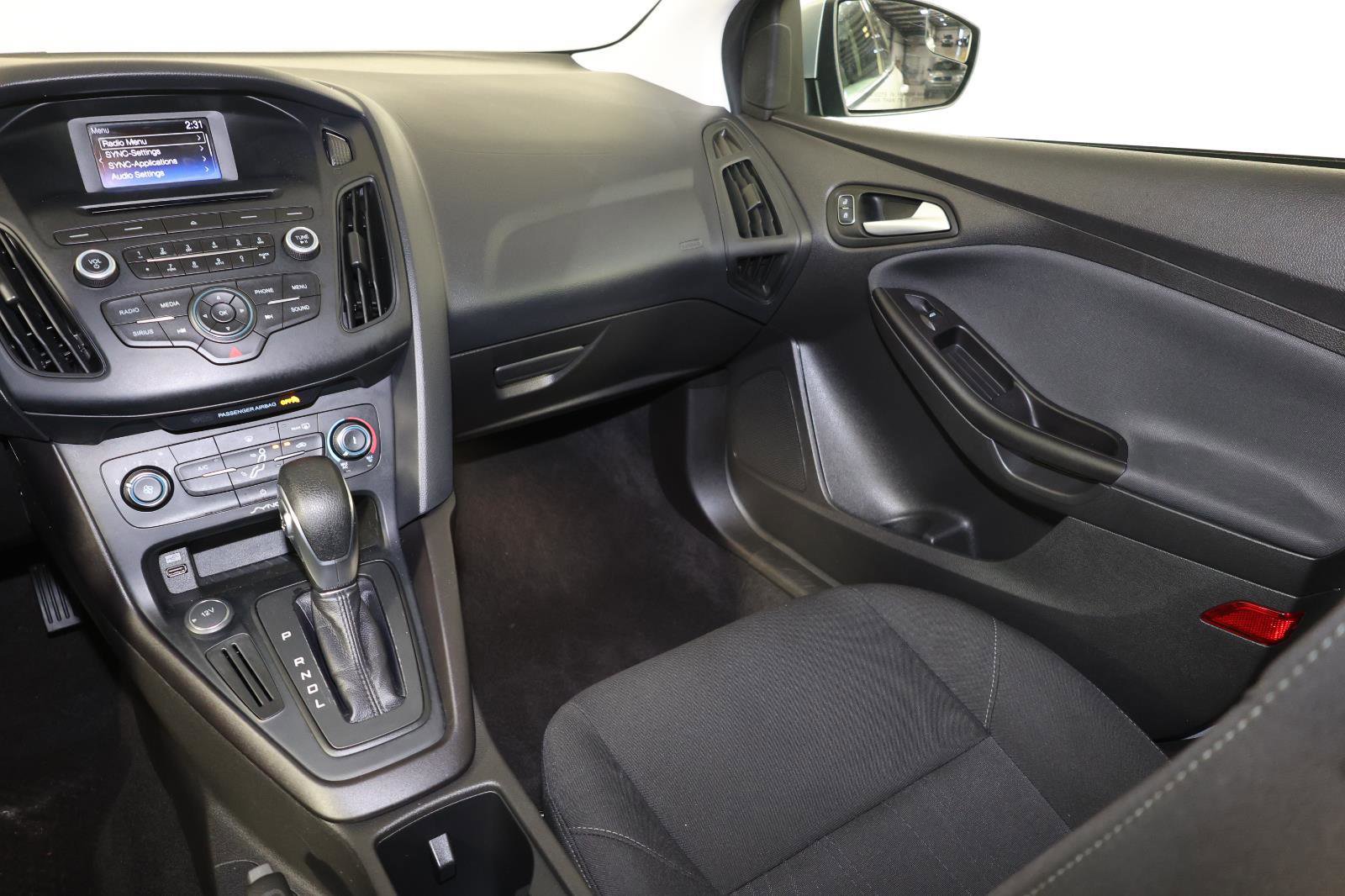 Used 2017 Ford Focus SE FWD image 11